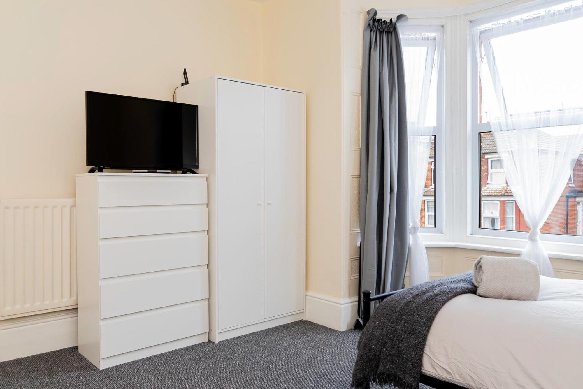 Shirley House 5, Guest House, Self Catering, Self Check In With Smart Locks, Use Of Fully Equipped Kitchen, Close To City Centre, Ideal For Longer Stays And Fawley Contractors Southampton Exterior foto